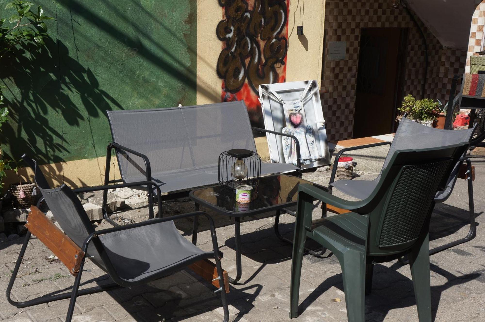 Harmony Backpackers Hostel Batumi Exterior foto